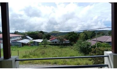 ALQUILO CASA DE 2 NIVELES, DOS HABITACIONES 1 SOLO BAÑO ALTO BOQUETE