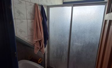 AMPLIA Y CÓMODA CASA A PASOS DE LA PLAYA. VISTA AL MAR