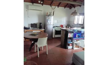 Casa 2 ambientes con cochera Los Acantilados