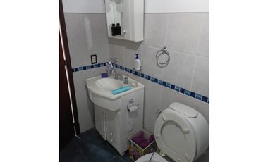 Casa 2 ambientes con cochera Los Acantilados