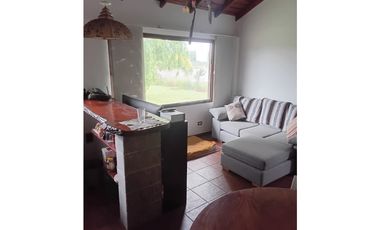 Casa 2 ambientes con cochera Los Acantilados