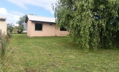 Casa 2 ambientes con cochera Los Acantilados