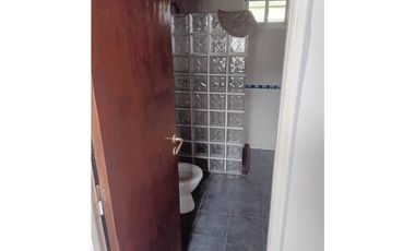 Casa 2 ambientes con cochera Los Acantilados