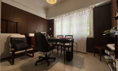 Gran Chalet con cochera en Cordoba esq. Falucho