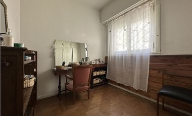 Gran Chalet con cochera en Cordoba esq. Falucho