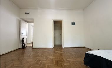 Gran Chalet con cochera en Cordoba esq. Falucho