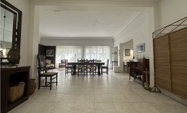 Gran Chalet con cochera en Cordoba esq. Falucho