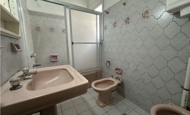 Gran Chalet con cochera en Cordoba esq. Falucho