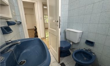 Gran Chalet con cochera en Cordoba esq. Falucho