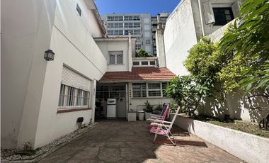 Gran Chalet con cochera en Cordoba esq. Falucho