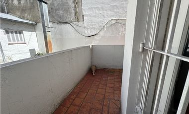 Gran Chalet con cochera en Cordoba esq. Falucho