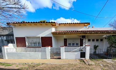 Alquiler casa Morón. 3 ambientes