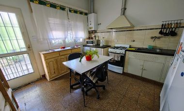Alquiler casa Morón. 3 ambientes