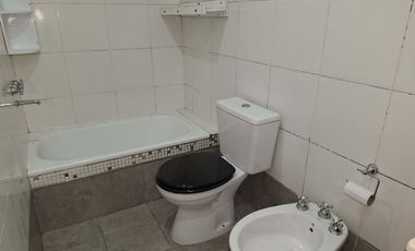 VENTA LOCAL O PH CON COCHERA HAEDO NORTE