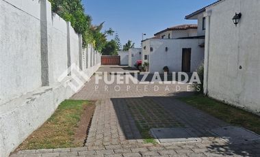 Casa en Arriendo en Entre Padre Hurtado y Valenzuela Llanos
