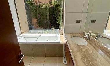 Casa en Arriendo en Condominio Los Bravos