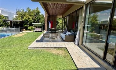 Casa en Arriendo en Condominio Los Bravos