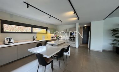 Casa en Venta en Valle Escondido / Lo Barnechea