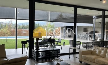 Casa en Venta en Valle Escondido / Lo Barnechea