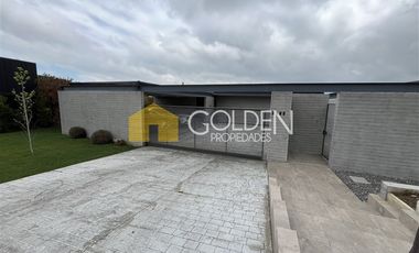 Casa en Venta en Valle Escondido / Lo Barnechea