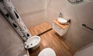 VENTA PH 2 AMB. RECICLADO EN LA PERLA APTO CREDITO