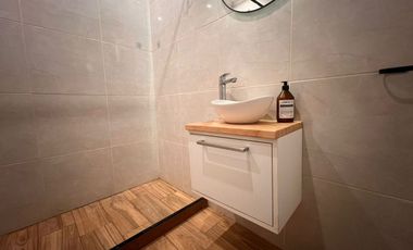 VENTA PH 2 AMB. RECICLADO EN LA PERLA APTO CREDITO