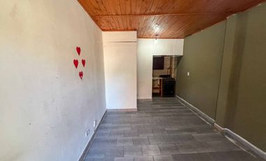 CASA 2 AMBIENTES CON LOCALES EN VENTA EZEIZA