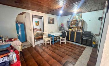 CASA 2 AMBIENTES CON LOCALES EN VENTA EZEIZA