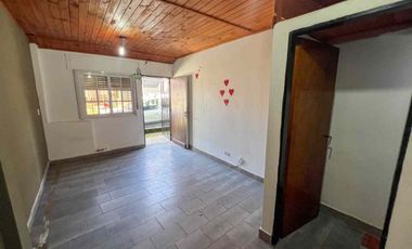 CASA 2 AMBIENTES CON LOCALES EN VENTA EZEIZA