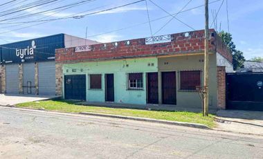 CASA 2 AMBIENTES CON LOCALES EN VENTA EZEIZA