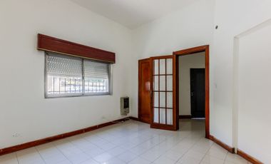 Venta 2 PH independientes en lote propio. Pompeya.