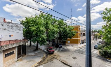 Venta 2 PH independientes en lote propio. Pompeya.