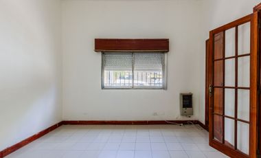 Venta 2 PH independientes en lote propio. Pompeya.