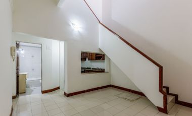 Venta 2 PH independientes en lote propio. Pompeya.