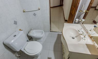 Venta 2 PH independientes en lote propio. Pompeya.