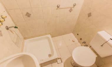 Venta 2 PH independientes en lote propio. Pompeya.