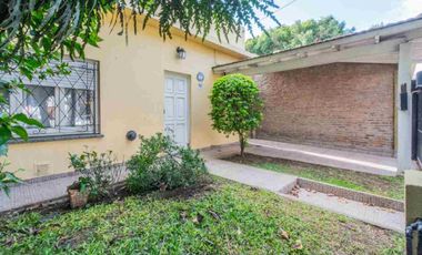 VENTA CASA 4 AMB CON JARDIN Y COCHERA