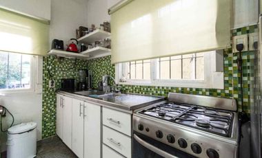 VENTA CASA 4 AMB CON JARDIN Y COCHERA