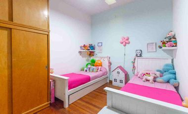 VENTA CASA 4 AMB CON JARDIN Y COCHERA