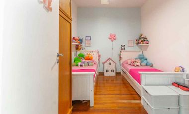 VENTA CASA 4 AMB CON JARDIN Y COCHERA