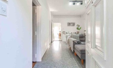 VENTA CASA 4 AMB CON JARDIN Y COCHERA