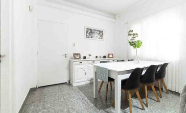 VENTA CASA 4 AMB CON JARDIN Y COCHERA