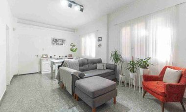 VENTA CASA 4 AMB CON JARDIN Y COCHERA