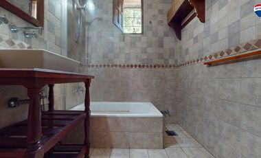 VENTA CASA QUINTA BOSQUES VARELA PILETA PARQUE