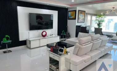 3 BR Condominium @Sathorn Gardens (AA38220)