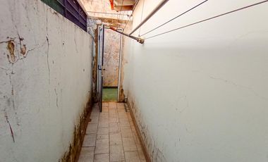 Venta PH en Lanús Oeste de 2 ambientes con Patio