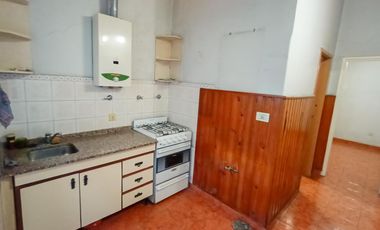 Venta PH en Lanús Oeste de 2 ambientes con Patio