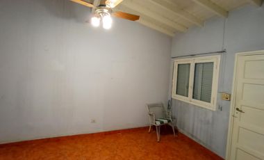 Venta PH en Lanús Oeste de 2 ambientes con Patio