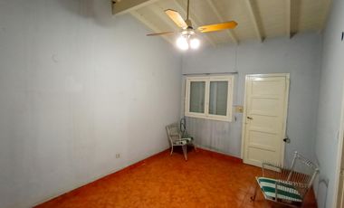 Venta PH en Lanús Oeste de 2 ambientes con Patio