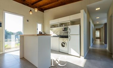 Casa en Venta en Costa Esmeralda con gas natural